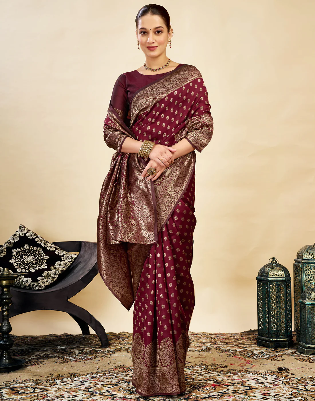 MySaree Premium Jacquard Saree – Regal Emerald Green Zari Border