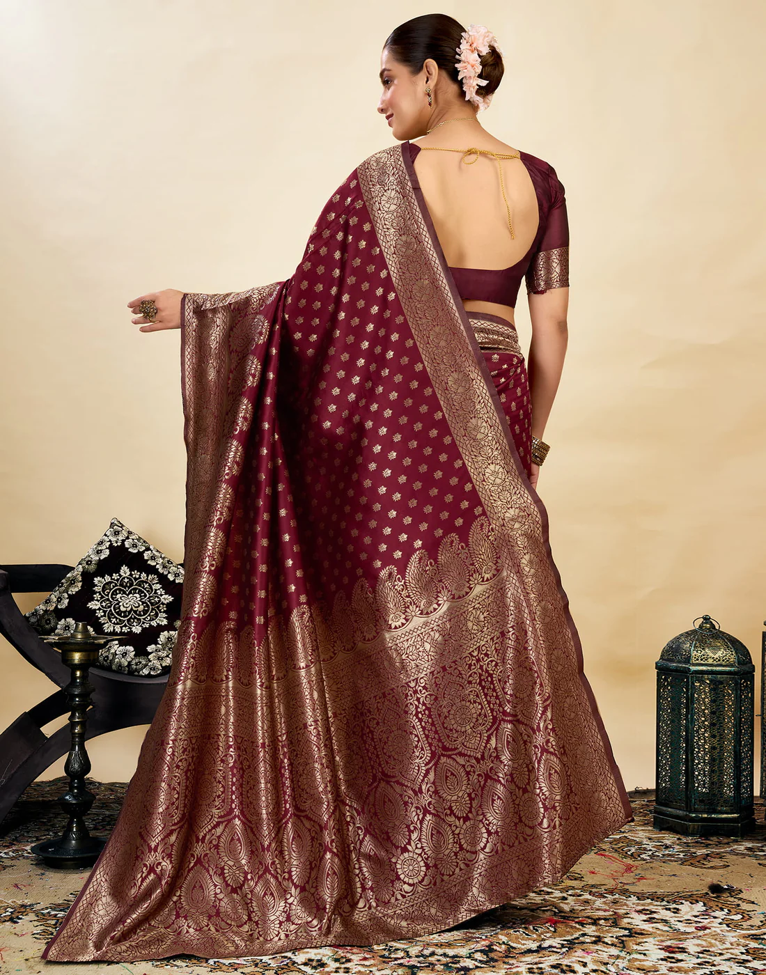 MySaree Premium Jacquard Saree – Regal Emerald Green Zari Border