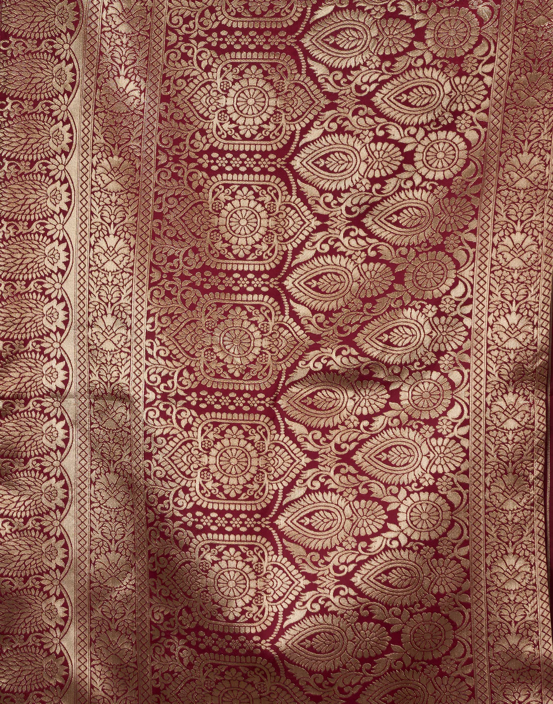 MySaree Premium Jacquard Saree – Regal Emerald Green Zari Border