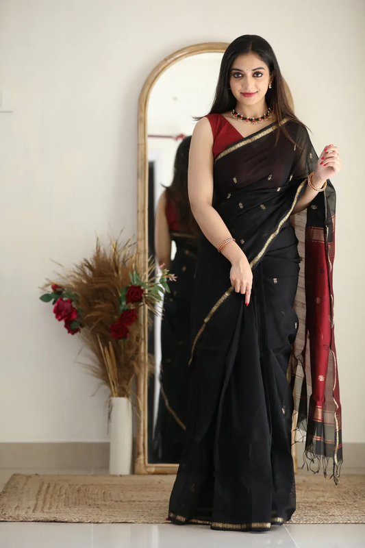 Mysaree Silk Saree — Midnight Grace Contrast Elegance