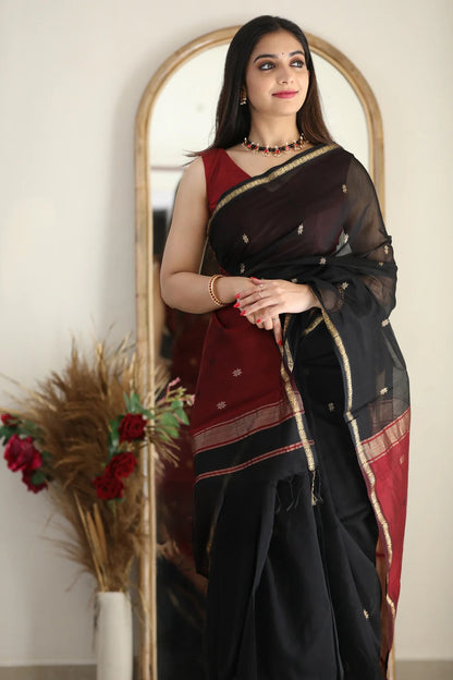 Mysaree Silk Saree — Midnight Grace Contrast Elegance